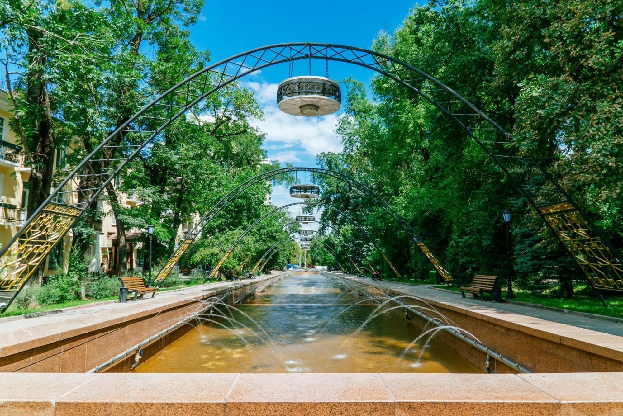אלמטי Nadezhda Apartments On The Nauryzbai Batyr 82 מראה חיצוני תמונה