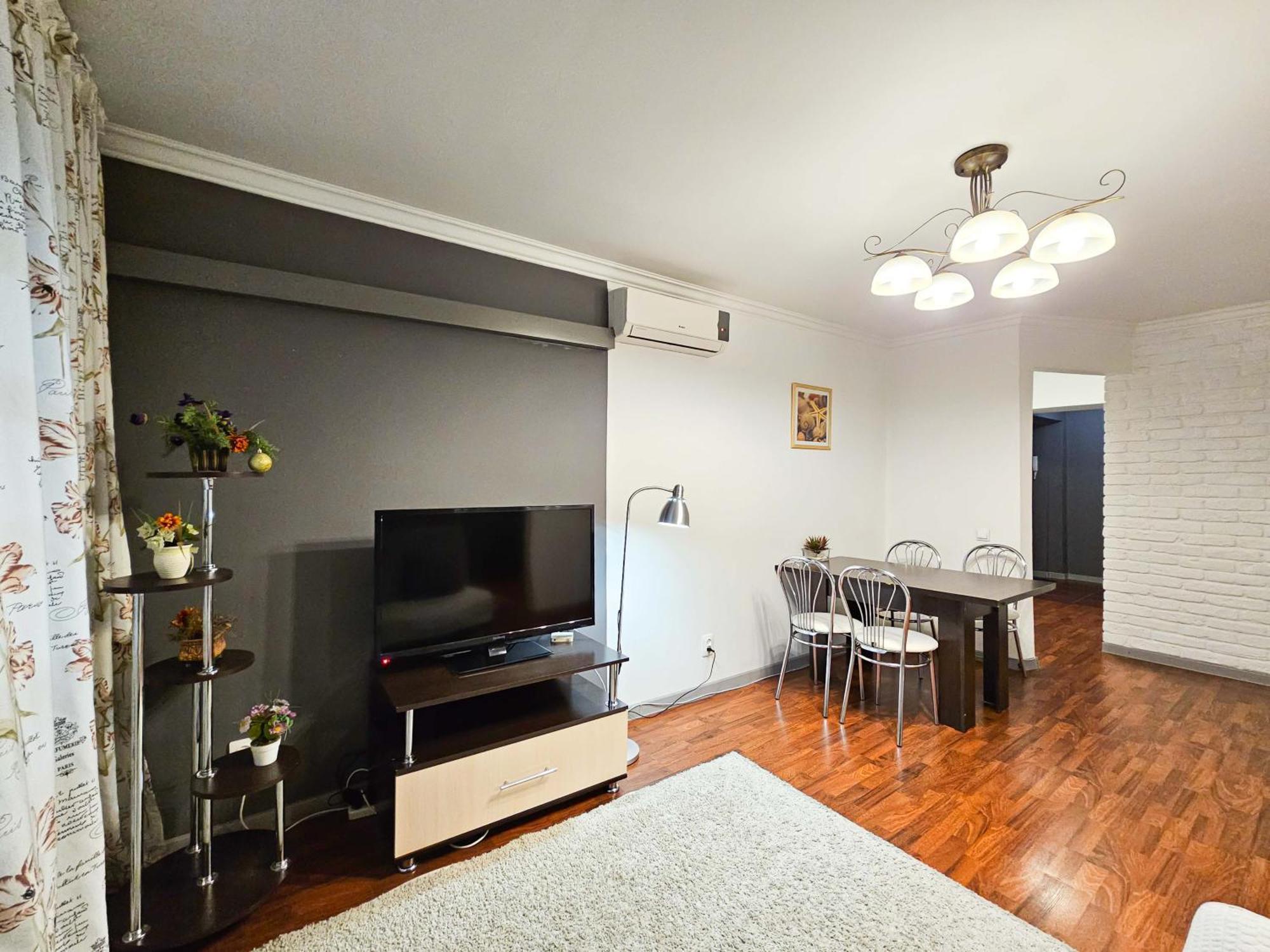 אלמטי Nadezhda Apartments On The Nauryzbai Batyr 82 מראה חיצוני תמונה